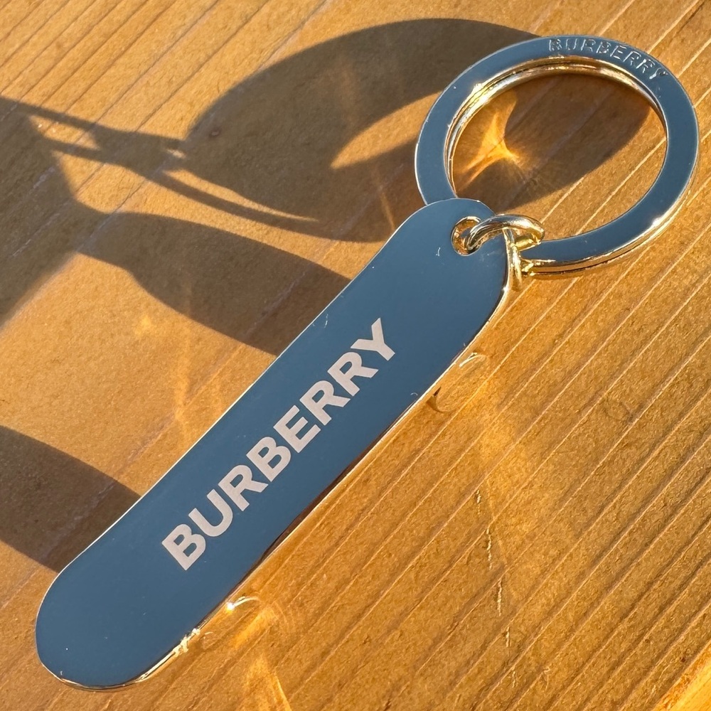 BURBERRY HER🛹Gold Skateboard Key FOB/Bag CHARM🔥Brand NEW🔥w/Free Sample! - Picture 8 of 14
